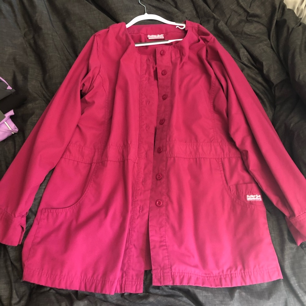Butter soft scrub jacket in size extra large